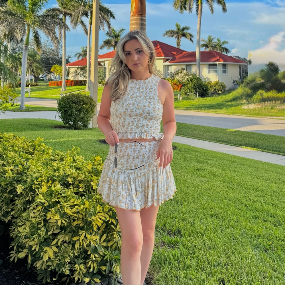 Elegant white and butter yellow Floral set top and skort